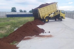red soil fill for road shoulder